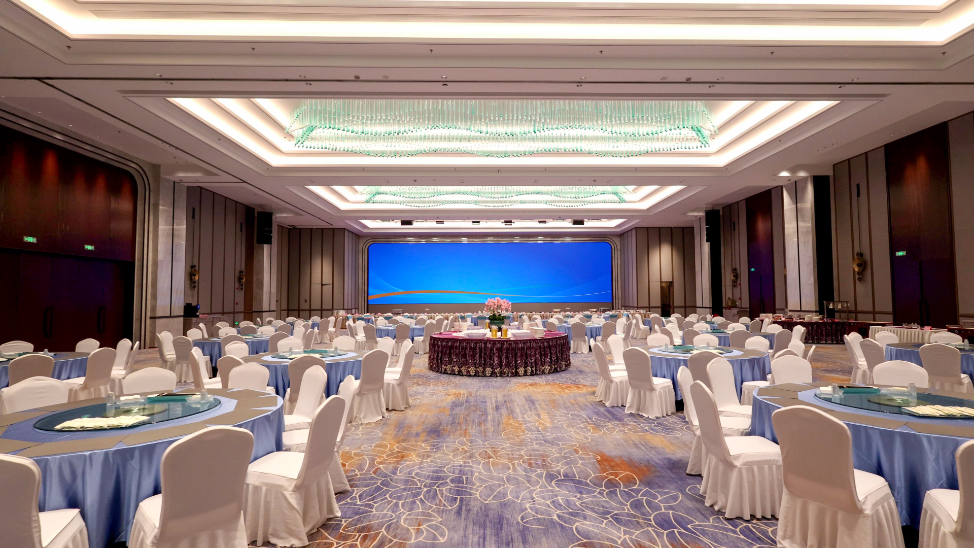 Yixing Grand Hotel Over view