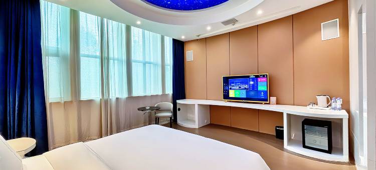 庐扉x酒店(郑州市中牟县天泽城轻工业大学易斯顿美术学院店)图片