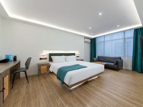 喜上·也筑智能深睡酒店(海口美兰机场美兰高铁站店)