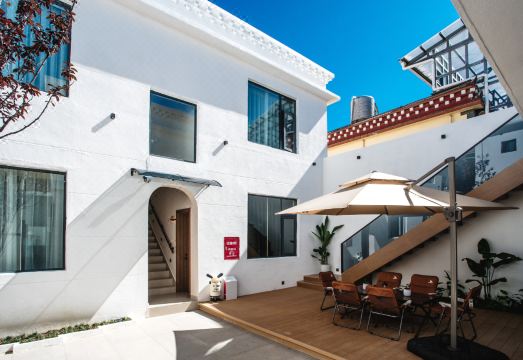 Poetry | verse designer intelligent oxygen environment Hotel Overview