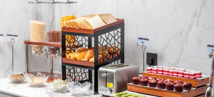 艺龙酒店(贵阳北站黔灵山路店)图片