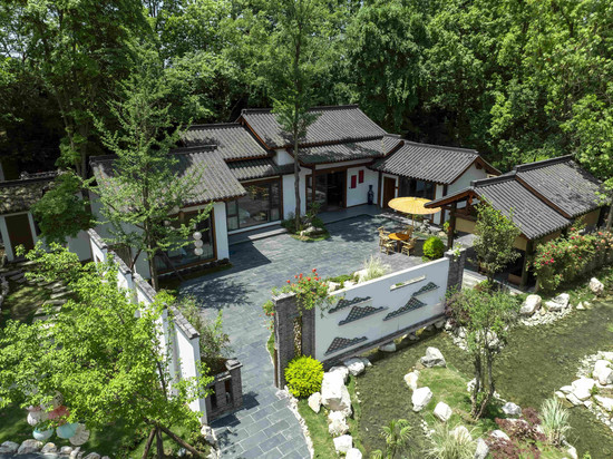 成都小雅院落汤池酒店(凤凰山体育公园店)