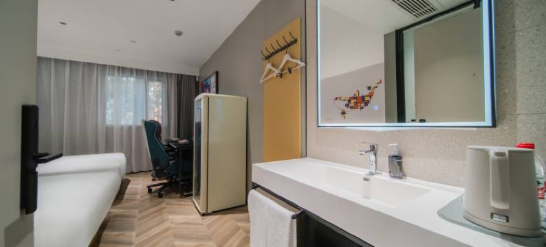 网鱼电竞酒店(上海南站万辉国际广场店)图片