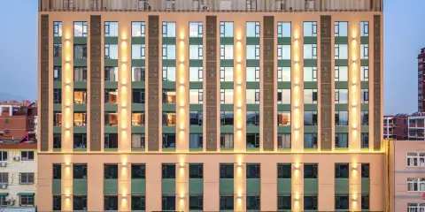 桔子酒店(華陰華山北站華嶽大道店)