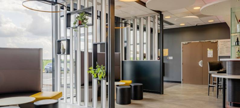 B&B 酒店贝骚内布吕瓦拉布伊西埃尔(B&B HOTEL Béthune Bruay-la-Buissière)图片