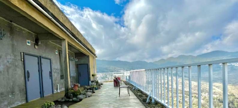 元阳多依树云上小院客栈图片