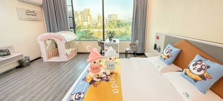 西海岸·北欧小镇酒店(罗定文塔店)图片