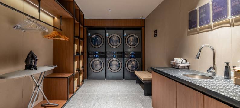 镇江火车站南徐大道亚朵酒店图片