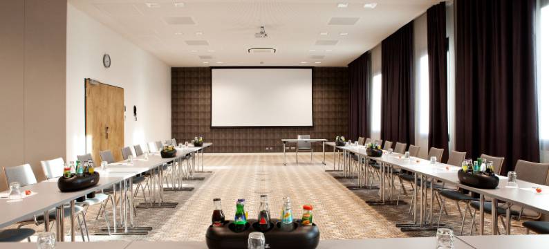 亚琛蒂沃利希尔顿欢朋酒店(Hampton by Hilton Aachen Tivoli)图片