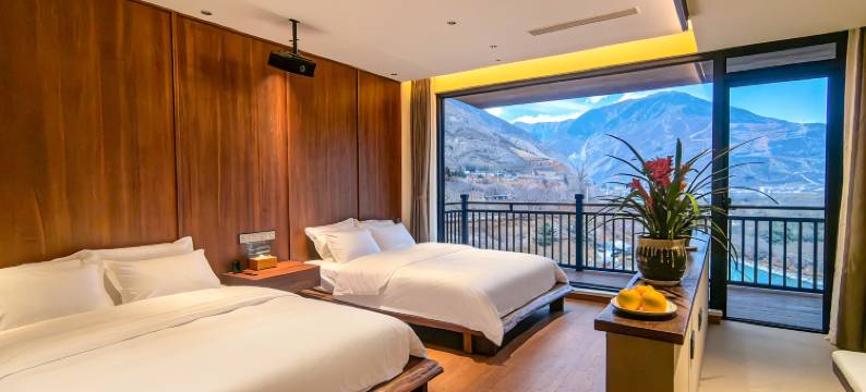 归景一号·Qiang view全景私汤度假民宿(古羌城景区店)图片