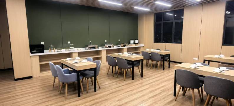白月光酒店(浠水润达国际购物中心店)图片