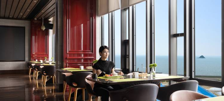 珠海情侣路海滨泳场亚朵X酒店图片