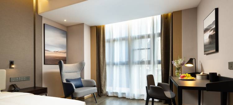 昆山经开区吴淞江南路亚朵酒店图片