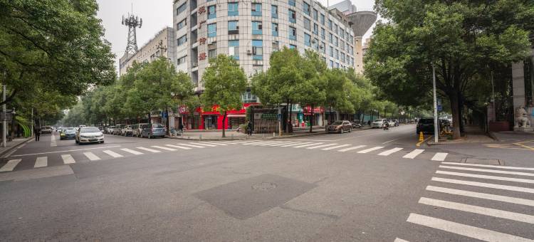 恒悦酒店(长沙火车站锦泰广场地铁站店)图片