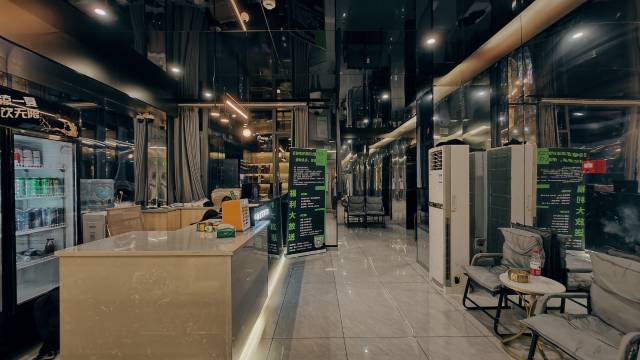 云铂电竞民宿(天门山索道站店)