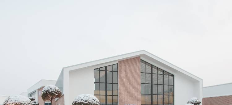 韵度假民宿(龙井足球小镇劳顶笨咖啡公园店)图片