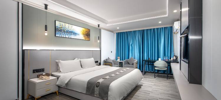 鑫华庭酒店(遂溪全丰中央广场店)图片