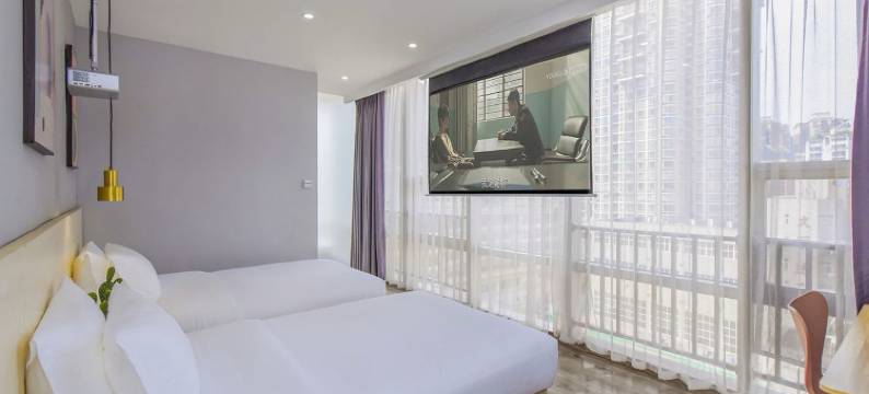 重庆华悦地标民宿(解放碑步行街店)图片