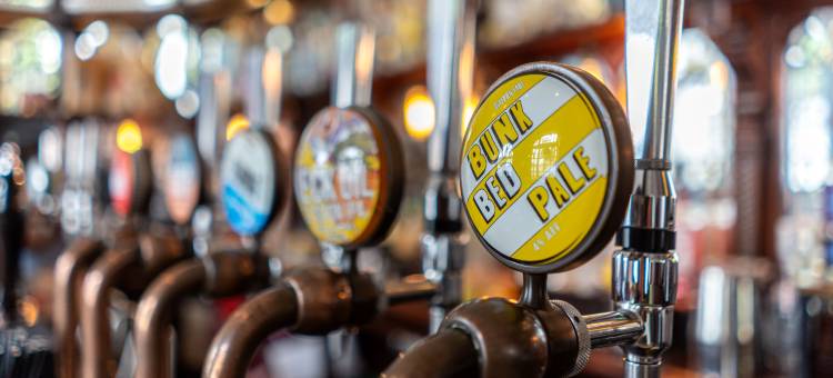 帕普乐维多利亚白渡轮旅馆(PubLove @ the White Ferry, Victoria)图片