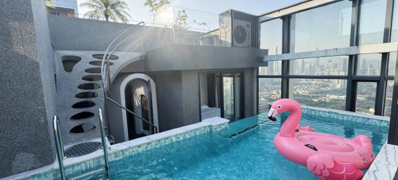 深圳丨天台一号·Skyline·设计民宿(罗湖口岸国贸地铁站店)图片