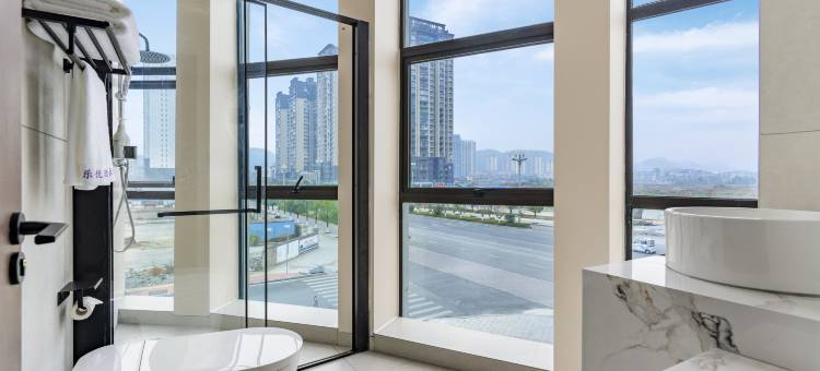 小鹿辰客·乐优国际酒店图片