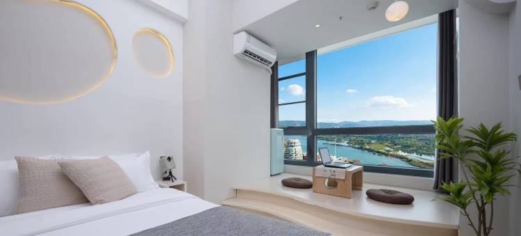 溪盼高空江景美宿图片