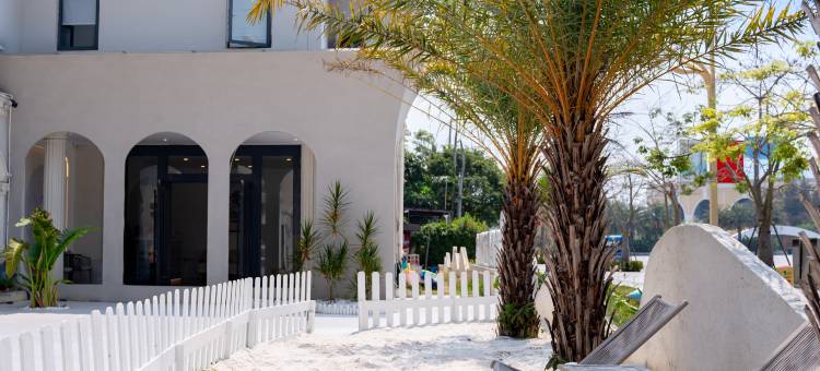 R设计师海滩度假酒店(北海银滩景区国际客运港店)图片