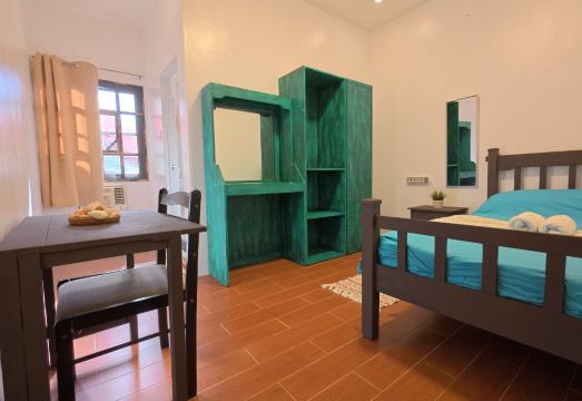 FreeDive Inn Hotel Overview