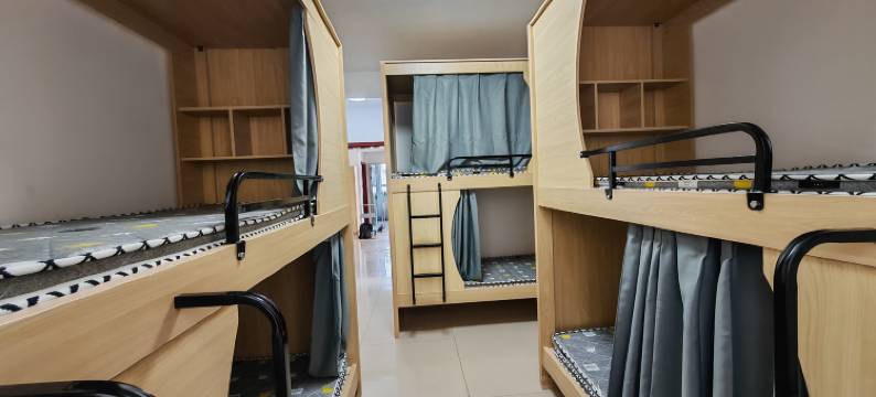 明亮的女生青旅(石家庄市第四医院谈固地铁站店)图片