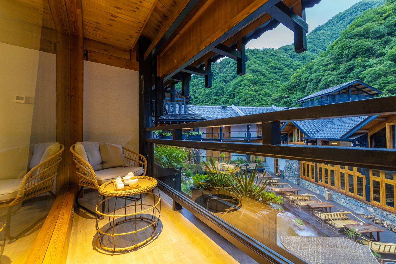 隐遇•香溪水榭民宿(神农架木鱼镇旅游集散中心店)图片