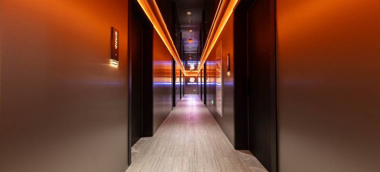 布尼顿电竞酒店(润达国际店)图片