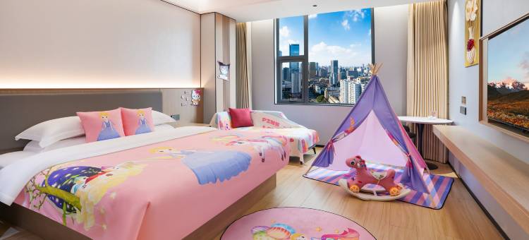 北海万信四季酒店(高铁站国际客运港码头店)图片