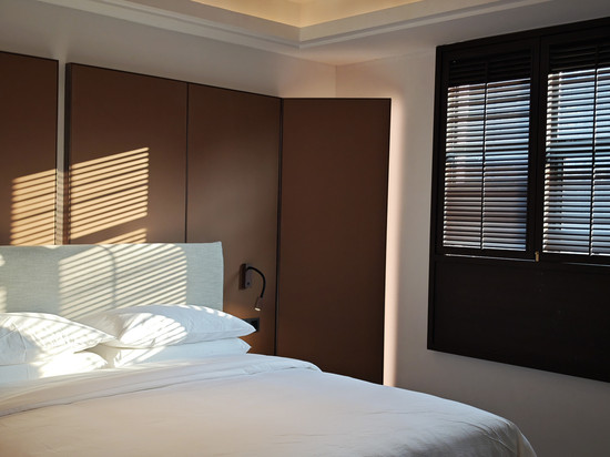 鸢尾酒店(博白鼎华广场店)