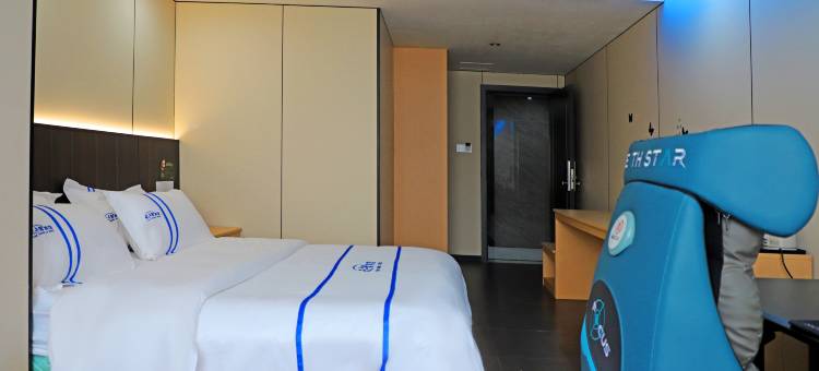 蓝博One电竞酒店图片