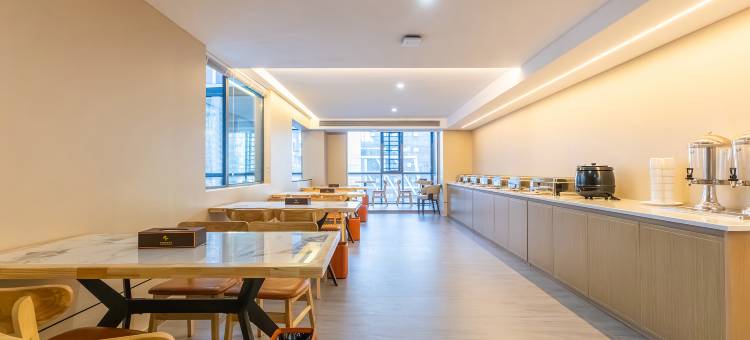 华菲酒店(贵阳龙洞堡机场砂之船奥特莱斯店)图片