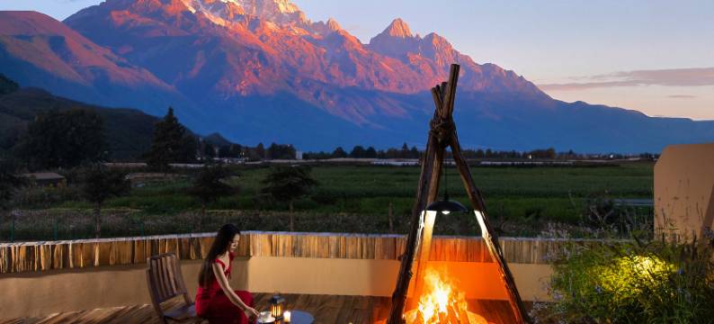 山眷云︱日照金山·臻选雪山全幅画景度假行馆(束河古镇店)图片