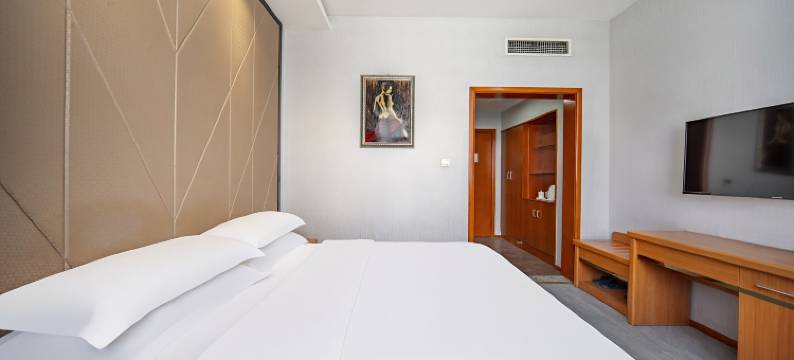 巴中家园酒店(巴中火车站巴人广场店)图片