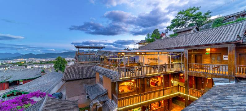 梦里繁花・360°空中花园・云海星潮・Vista古韵轻奢美宿(丽江古城店)图片