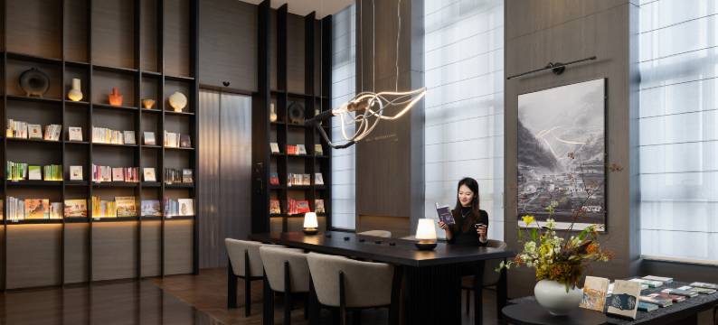 呼和浩特内大南校区五里营地铁站亚朵酒店图片