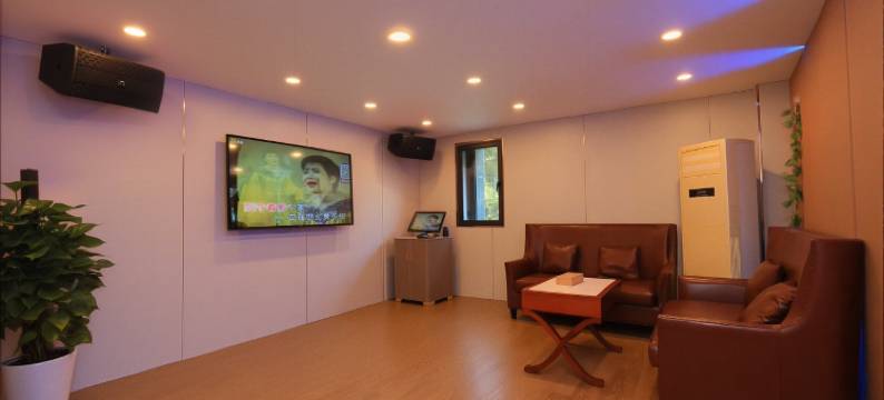 聚迦缘酒店(上海之鱼金海湖地铁站店)图片