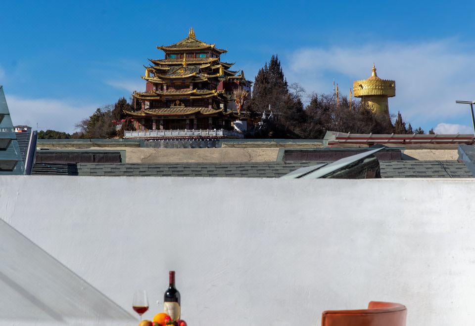曼纳|Moonshine·藏式富氧设计师民宿（独克宗古城大佛寺转经筒店）外景图