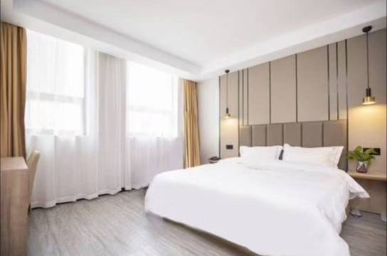 咖居酒店(南京长江大桥阅江楼店)