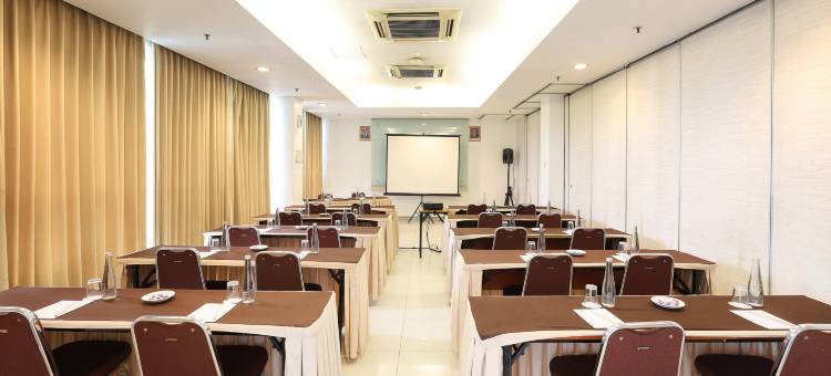 爱玛黎丝勿加泗巴拉特酒店(Amaris Hotel Bekasi Barat)图片