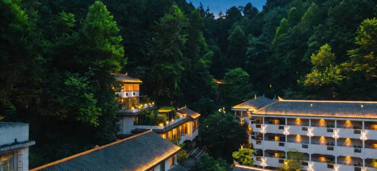SECLUSION|雪晴集人文半山民宿(凤凰古城店)图片