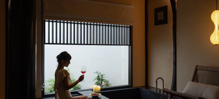 花筑奢·牙绯·临河私汤·设计师度假美宿(南浔古镇百间楼店)图片