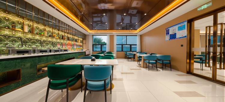 白玉兰酒店(哈密火车站店)图片