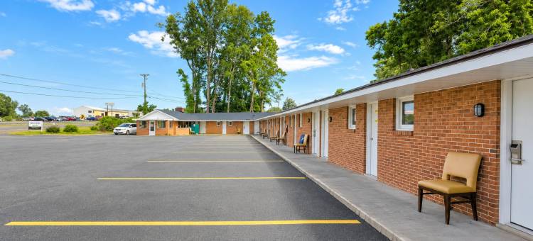 落基山城220号公路汽车旅馆(Rocky Mount Motel near Hwy 220)图片