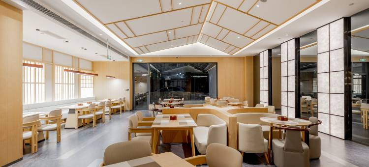 建国璞隐酒店(上海周浦康桥御桥地铁站店)图片