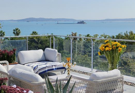 Seaside Seclusive Mansion Hotel Overview