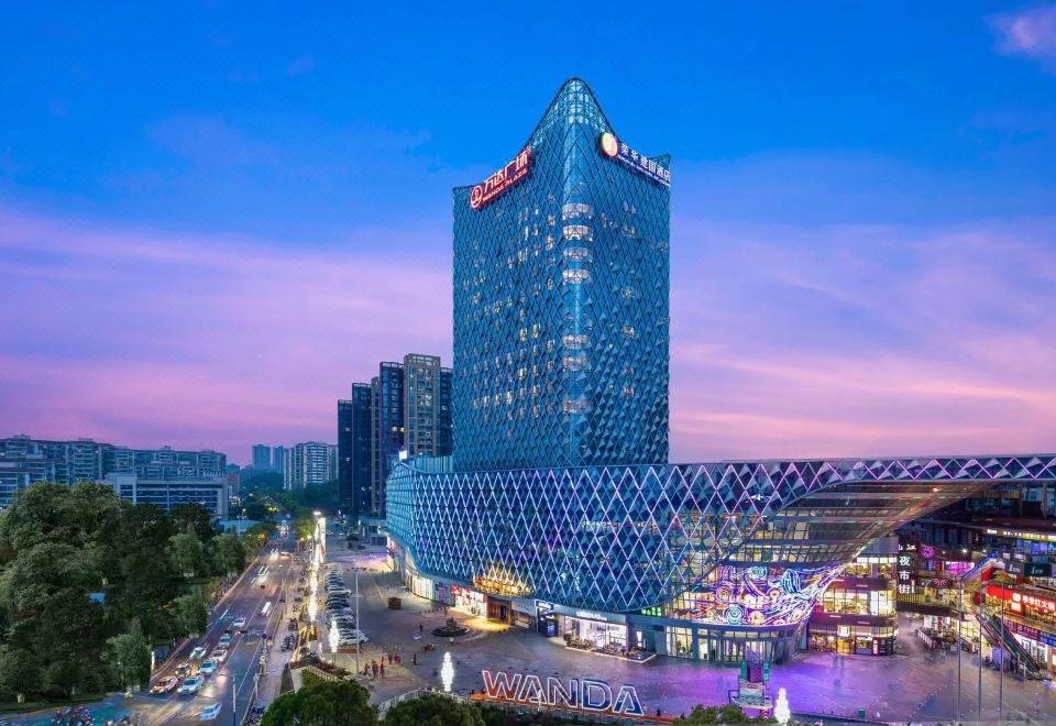 荣华建国酒店（九江学院十里万达店）外景图